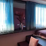 Palace 4*