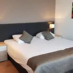 Palace 4*
