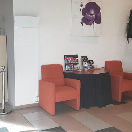 Palace 4*