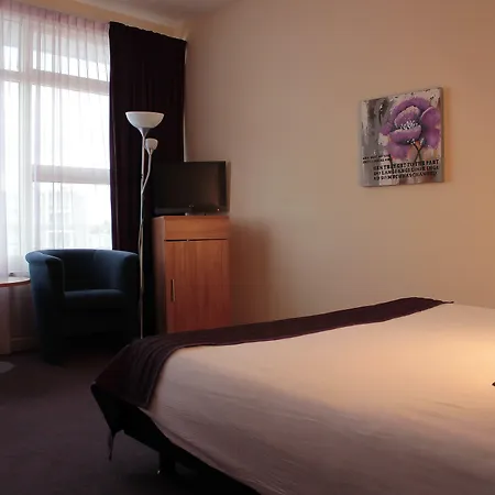 Palace 4*
