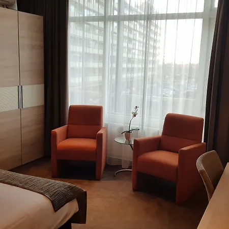 Palace Hotell 4*