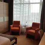 Palace Hotell 4*