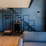 Palace 4*