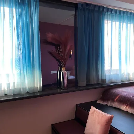 Palace 4*