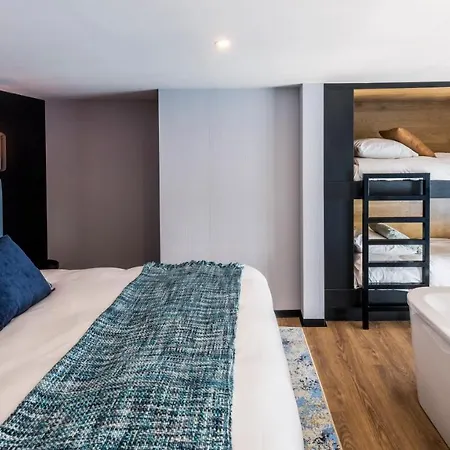 Palace 4*
